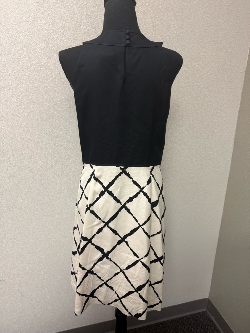 Ann Taylor Colorblock Sheath Dress Black Cream Windowpane Career Size 4 Chic - Picture 6 of 11